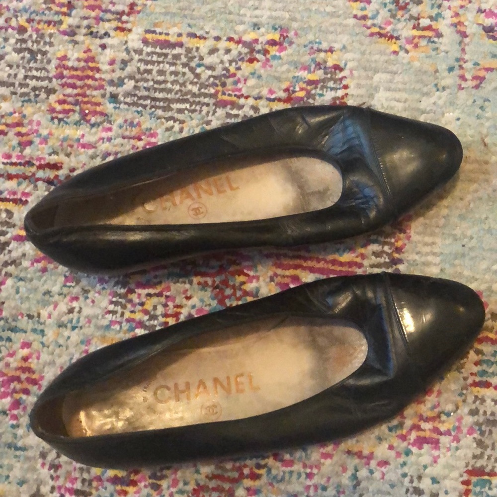 Vintage Chanel timeless leather flats